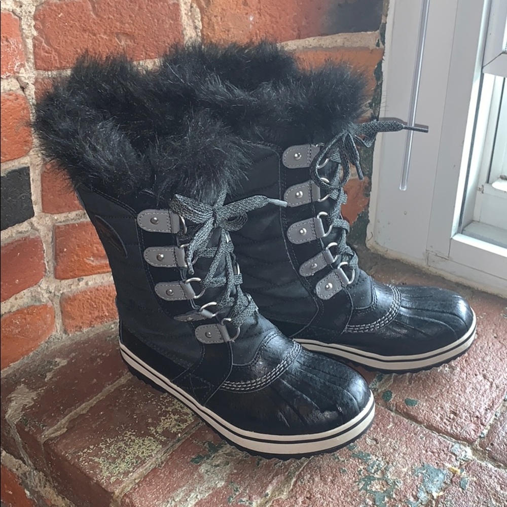 Brand New Girls Sorel Boots!